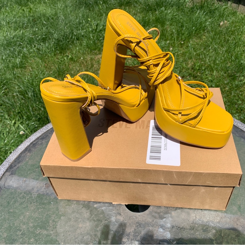 (NEVER WORN) Steve Madden Bright Yellow Lace-Up Platform Heels